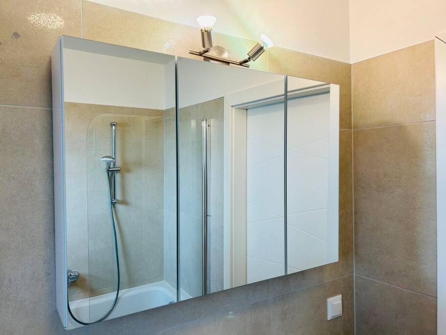 Sunny Modern Apartment With Balcony - Free Parking Wien Exterior foto