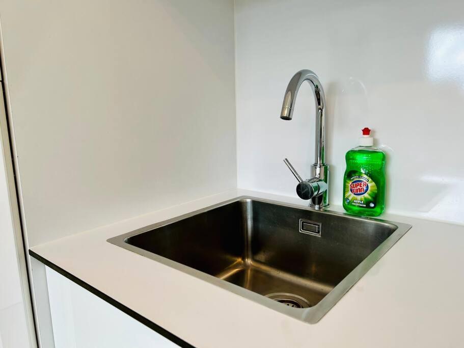 Sunny Modern Apartment With Balcony - Free Parking Wien Exterior foto