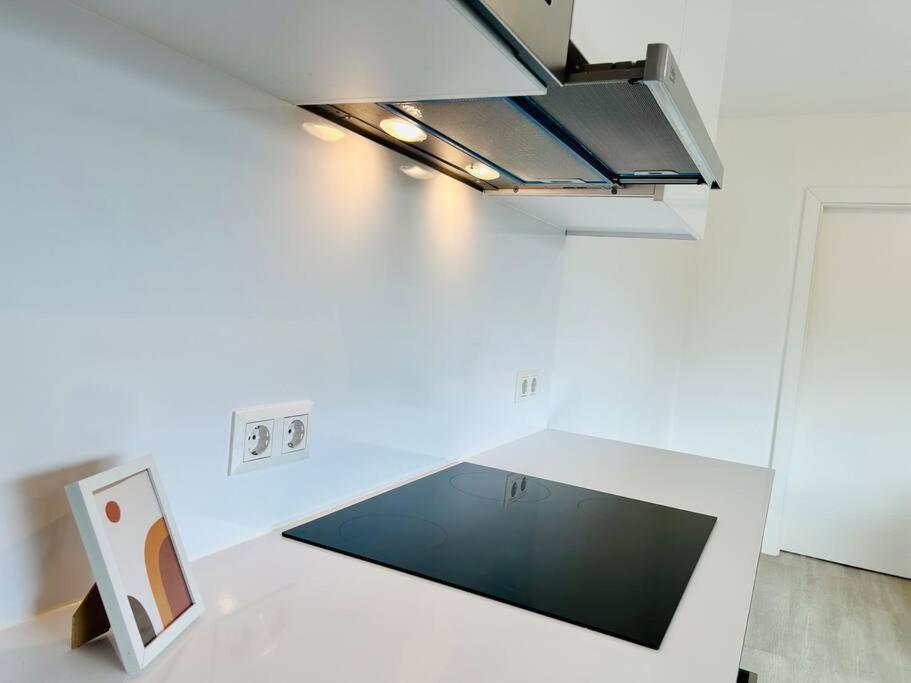 Sunny Modern Apartment With Balcony - Free Parking Wien Exterior foto